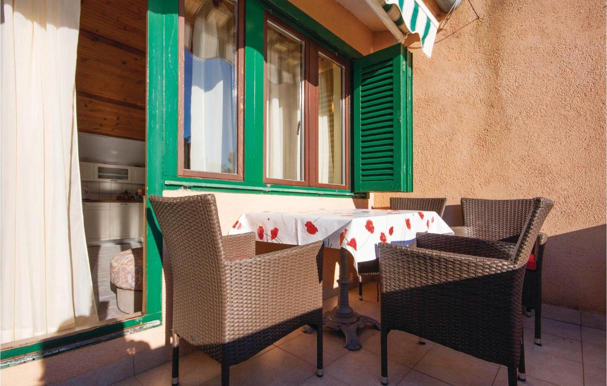 Awesome Apartment In Jadrija With Wifi Luaran gambar