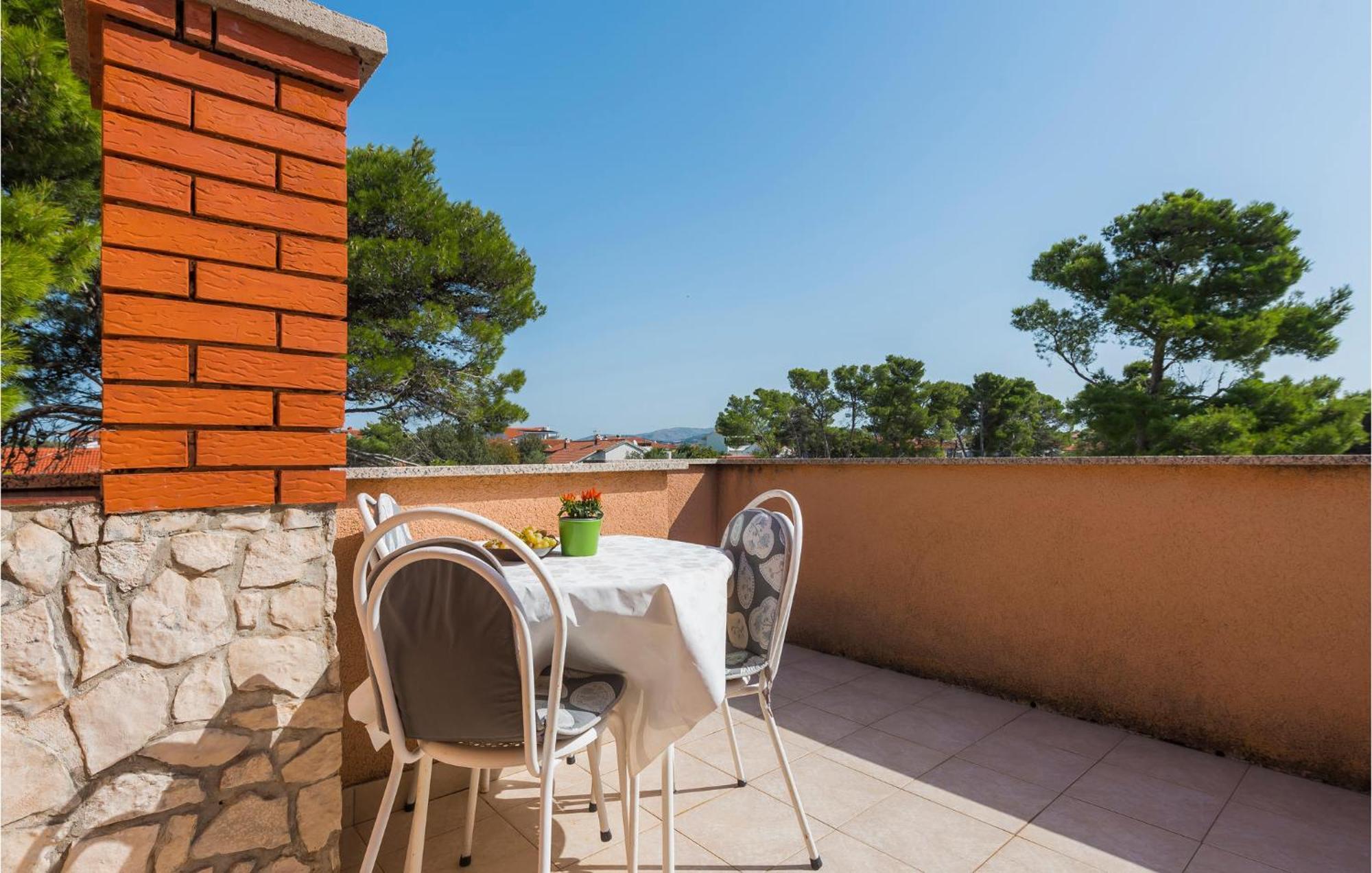 Awesome Apartment In Jadrija With Wifi Luaran gambar
