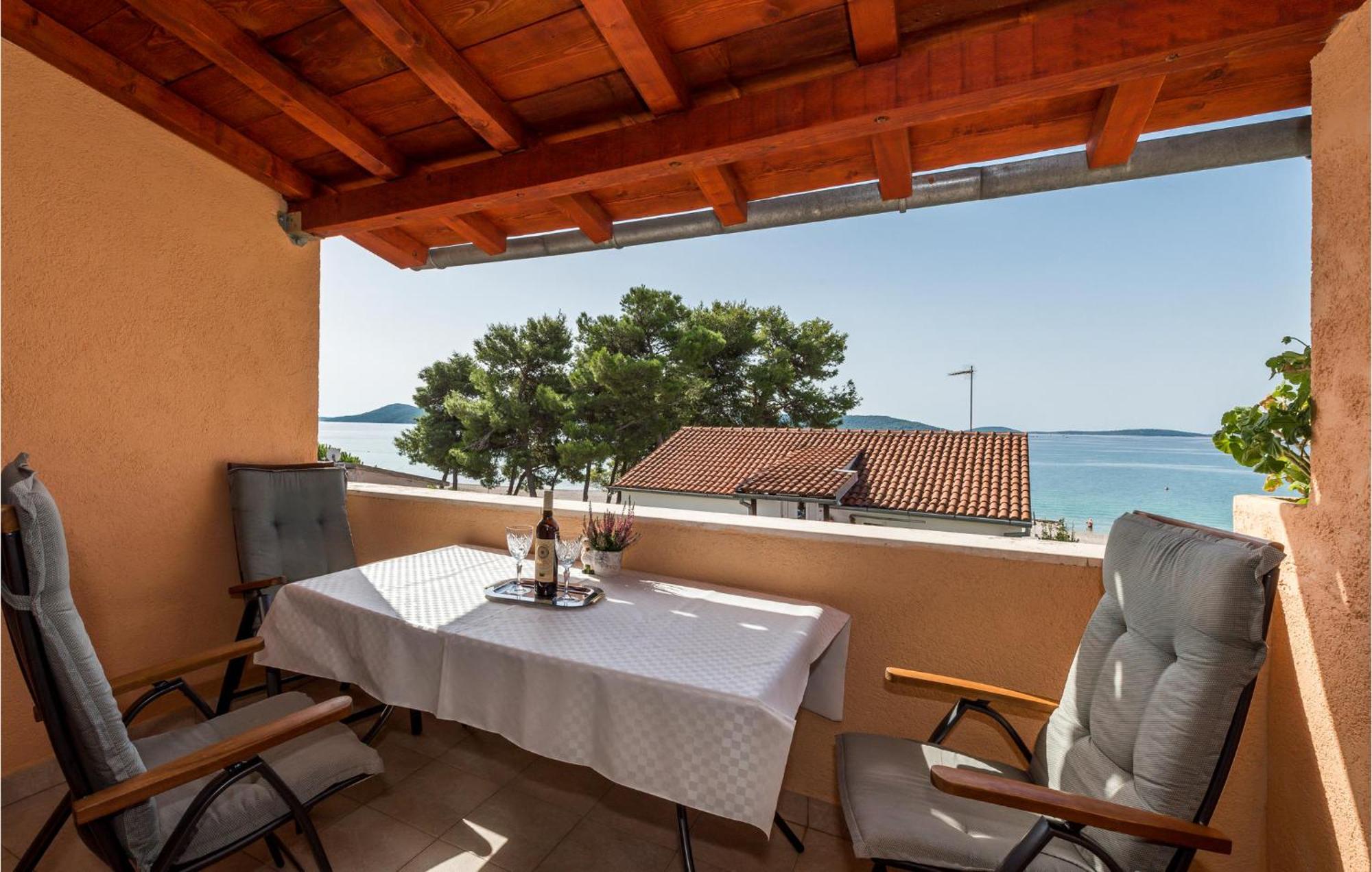 Awesome Apartment In Jadrija With Wifi Luaran gambar