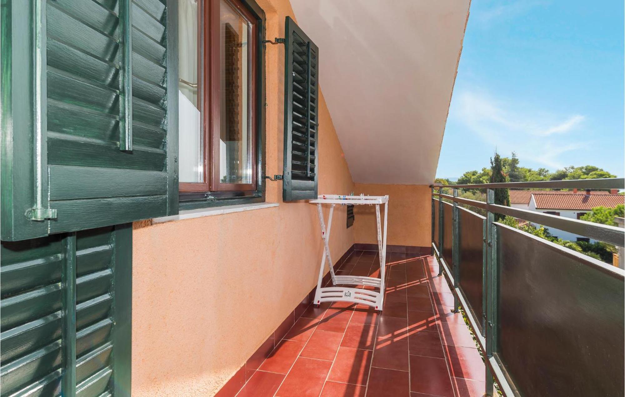 Awesome Apartment In Jadrija With Wifi Luaran gambar